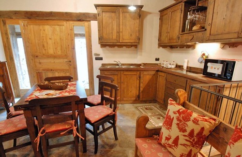 Arvier Apartment | Nice apartment for 2 people with TV, patio and parking