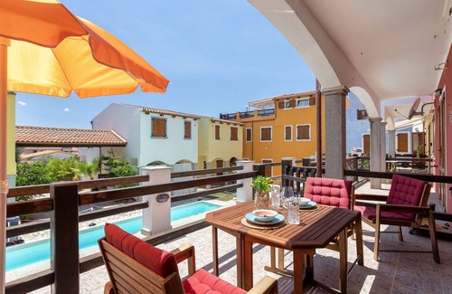 Viddalba Apartment | Nice apartment for 4 people with A/C, pool, TV, terrace, pets allowed and parking