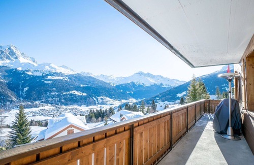 Riom-Parsonz Apartment | Nice apartment for 4 people with WIFI, TV, terrace, pets allowed, panoramic view and parking