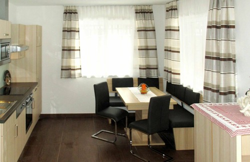 Gries Apartment | Nice apartment for 4 people with WIFI, TV, terrace and parking