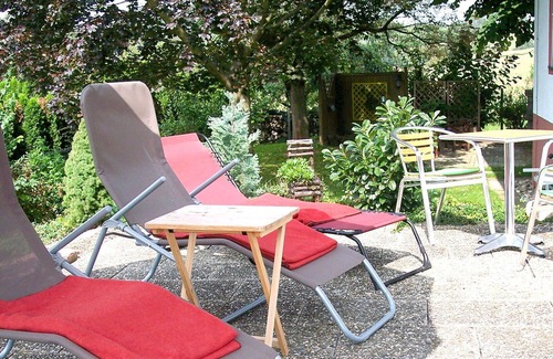 Friesenheim Apartment | Nice apartment for 6 people with WIFI, TV, patio and parking