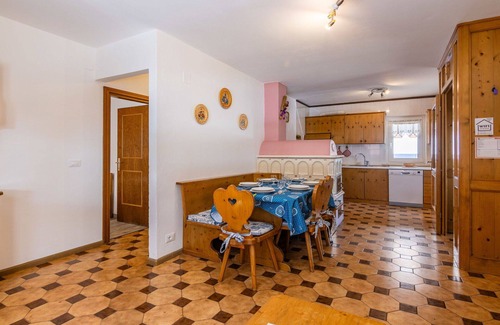 Penia Apartment | Nice apartment for 6 guests with WIFI, TV, patio and parking