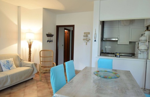 Fertilia Apartment | Nice apartment for 6 people with A/C, TV, pets allowed and parking