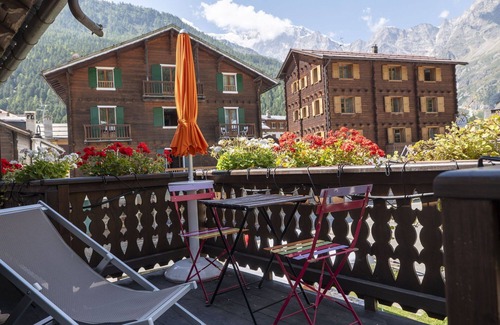 Macugnaga Apartment | Nice apartment for 6 people with TV, balcony, pets allowed and panoramic view