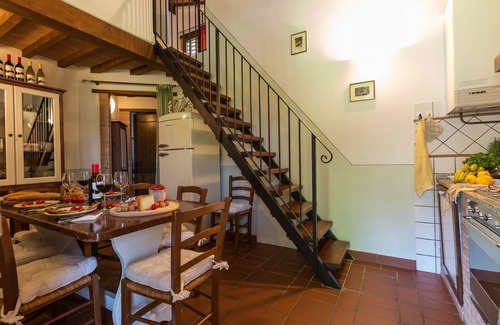 Peccioli Apartment | Nice apartment for 7 guests with A/C, pool, WIFI, TV, pets allowed and panoramic view
