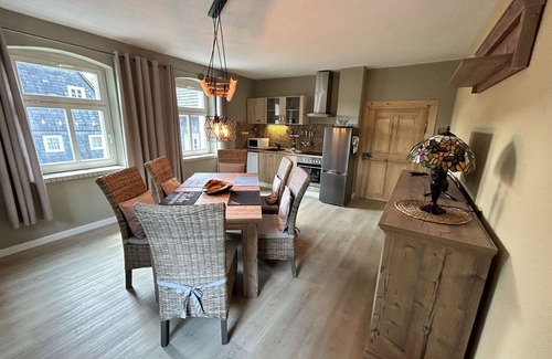 Grossschoenau Apartment | Nice apartment for 7 people with hot tub, WIFI, TV, patio, pets allowed and parking