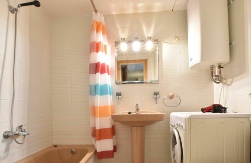 Torredembarra Apartment | Nice apartment for 4 guests with WIFI, pool, TV, terrace and parking