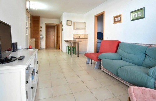 Torredembarra Apartment | Nice apartment for 4 guests with WIFI, pool, TV, terrace and parking