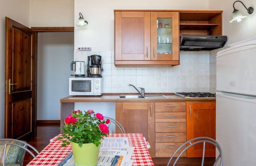 Azzano d'Asti Villa | Nice apartment in villa for 6 people with WIFI, pool, A/C, terrace, pets allowed and parking
