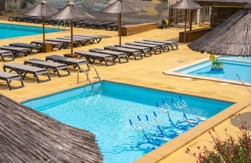 Cendras House | Nice apartment in villa for 5 guests with WIFI, pool, terrace, pets allowed and parking