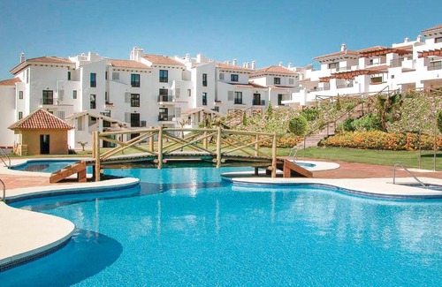 San Roque Apartment | Nice Apartment In Lnea De La Concepcin With 3 Bedrooms, Wifi And Outdoor Swimming Pool