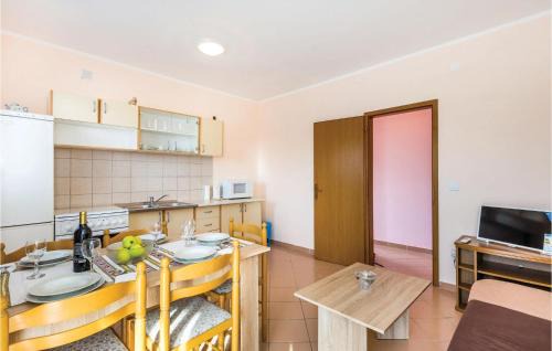 Bregi Apartment | Nice Apartment In Matulji With Kitchen