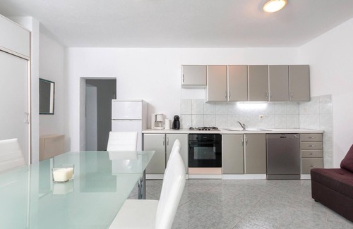Stinjan Apartment | Nice apartment in Stinjan with kitchen
