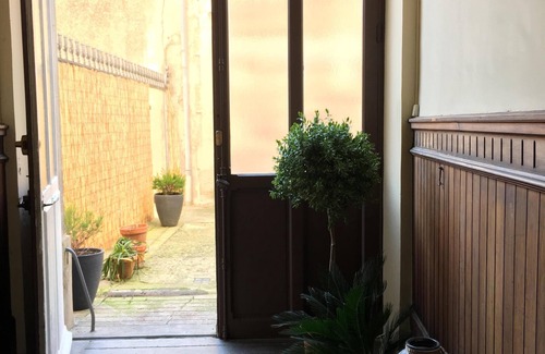 Bastide Saint-Louis Apartment | Nice apartment in the city center with private courtyard