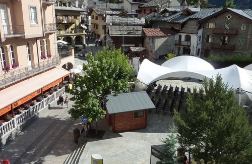 Courmayeur Apartment | Nice apartment in the central via Roma