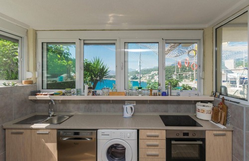 Utjeha Apartment | Nice apartment in Utjeha with kitchen