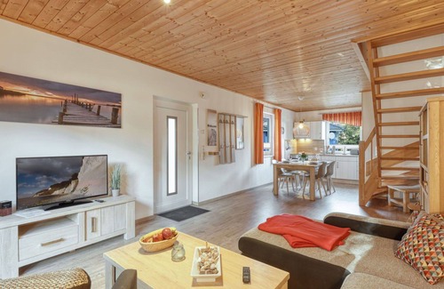 Altefaehr House | Nice apartment in villa for 4 guests with WIFI, TV, terrace and parking