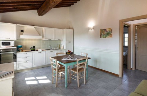 Larciano House | Nice apartment in villa for 2 guests with WIFI, A/C, pool, TV and parking