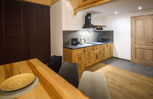 Zakopane House | Nice apartment in villa for 6 guests with WIFI, TV, terrace, pets allowed and parking