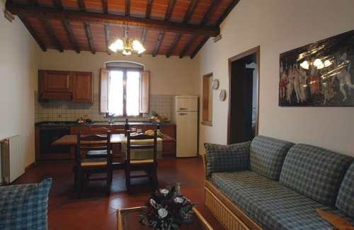 Montaione Apartment | Nice apartment with WIFI, pool, A/C, TV, pets allowed and parking, close to San Gimignano