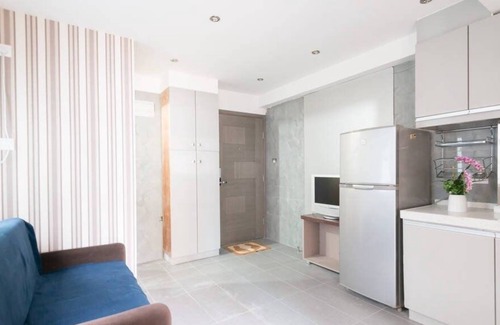 Wan Chai Apartment | Nice Apt w/balcony (HD2) in Wanchai
