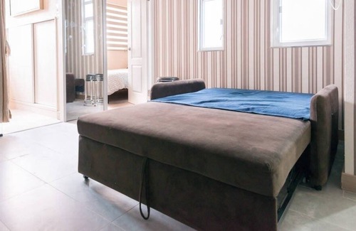 Wan Chai Apartment | Nice Apt w/balcony (HD2) in Wanchai
