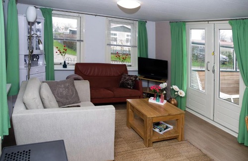 Hippolytushoef Ski Chalet | Nice chalet with garden, near the Wadden Sea
