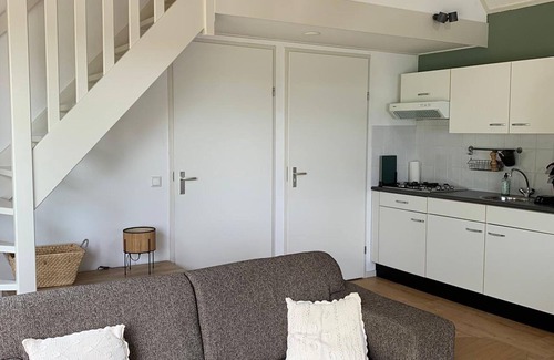 Tzummarum Ski Chalet | Nice chalet with microwave, near the Wadden Sea