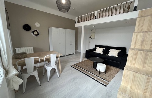 Biarritz Apartment | Nice cozy and bright 2/4 person apartment with fully renovated balcony!
