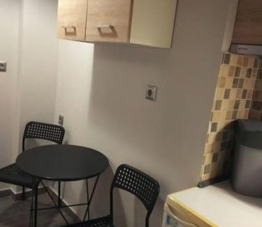 Platia Viktorias Apartment | Nice& Cozy Flat 1min from the Heart of Athens.WiFi