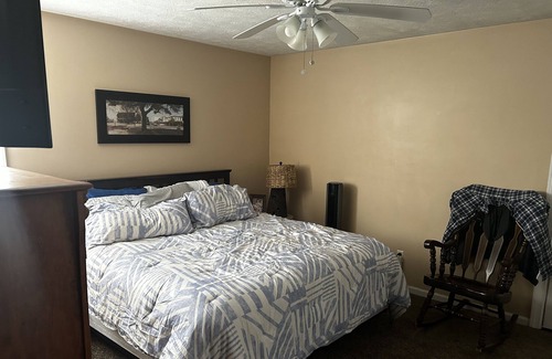 Phenix City House | Nice cozy house in a quiet neighborhood. Minutes from Downtown Columbus.