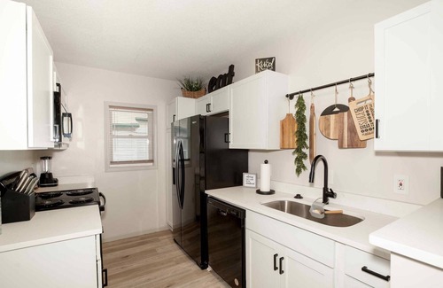 Wichita House | Nice East Side 3BR 2BA WIFI SMART TV