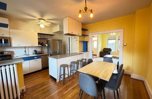 Park View House | NICE Entire House with Private Parking