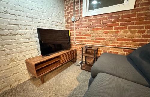 Park View House | NICE Entire House with Private Parking