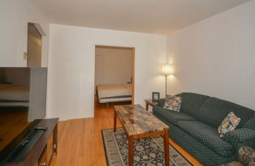 Saint-Simon Apartment | Nice Furnished apt Near to Crémazie Metro Station
