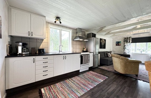 Timmersdala House | Nice holiday home by the lake Vristulven | SE08049