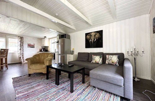 Timmersdala House | Nice holiday home by the lake Vristulven | SE08049
