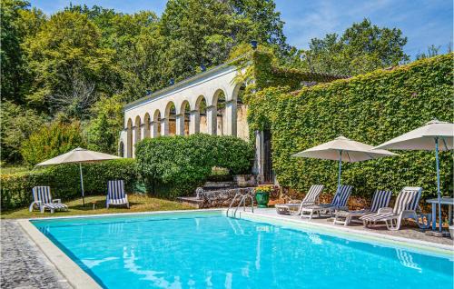 Saint-Martin-des-Combes House | Nice Home In St Martin Des Combes