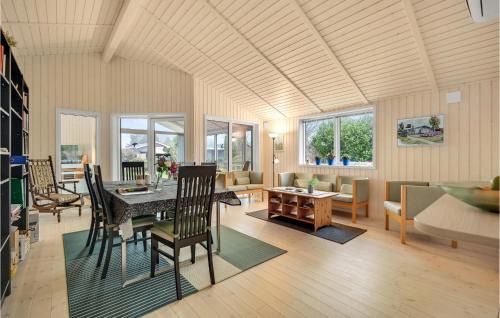 Beder Malling House | Nice Home In Beder With Kitchen