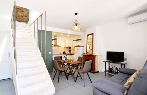 Bizanet House | Nice home in Bizanet with kitchen