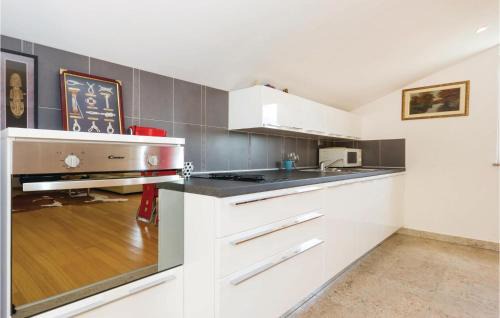 Bregi House | Nice Home In Bregi With Sauna