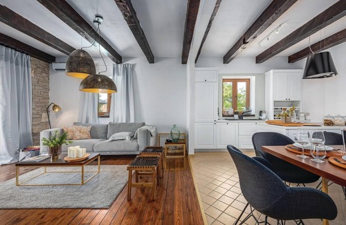Cabrunici House | Nice home in Cabrunici with WiFi