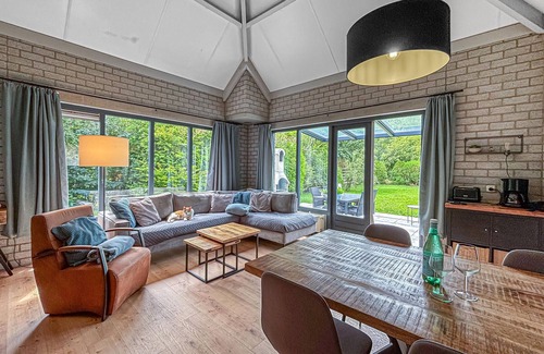 Dirkshorn House | Nice home in Dirkshorn with WiFi