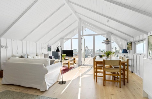 Handrup Strand House | Nice home in Ebeltoft with sauna