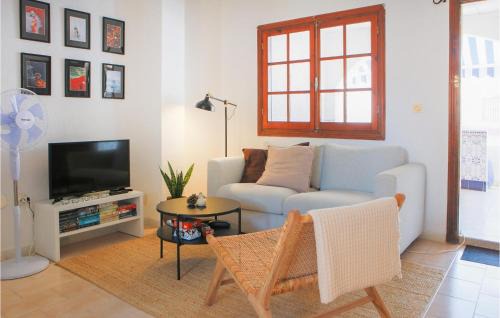 Mil Palmeras House | Nice Home In Pilar De La Horadada