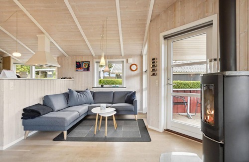 Sjaelborg House | Nice home in Esbjerg V with WiFi