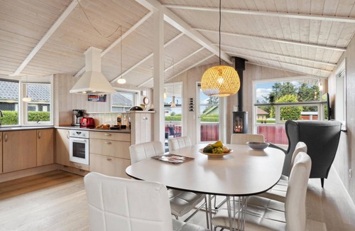 Sjaelborg House | Nice home in Esbjerg V with WiFi