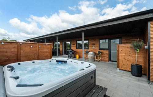 Nørre Hurup House | Nice Home In Hadsund With Sauna - D62710