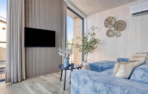 Kerkdriel House | Nice Home In Kerkdriel With Lake View