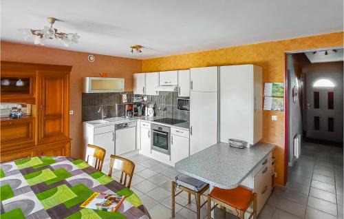La Turballe House | Nice Home In La Turballe With Wifi